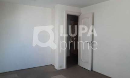 Sala Comercial com 260 metros para locação no Centro