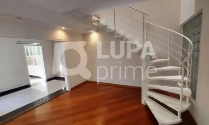 Sobrado com 4 dormitórios à venda no Jardim São Paulo!