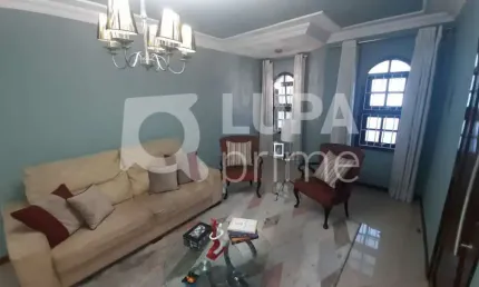 Sobrado com 3 dormitórios de 127m² à venda, na Vila Gustavo
