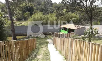 Sitio com 6 dormitórios sendo 6 suítes á venda em Itaquaquecetuba.