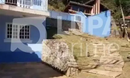 Casa à venda em Condomínio Fechado-Vila Santos- 4 dormitórios- 1 suíte 1 sala,  3 banheiros, 3 vagas