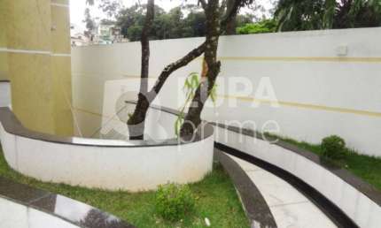 Sobrado com 3 dormitórios sendo 3 suítes à venda no Horto Floresta!