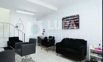Sobrado Comercial de 105m² para Locação, na Vila Ester