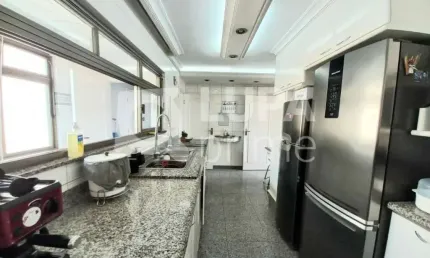 Apartamento com 4 dormitórios sendo 1 suíte á venda em Santana