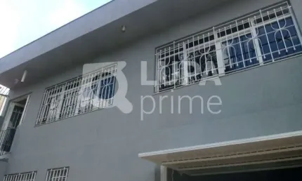 Casa térrea com 3 dormitórios (1 suíte) e 4 banheiros á venda no tremembé