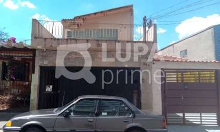 Sobrado com 3 dormitórios sendo 1 suíte á venda na Parada Inglesa