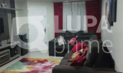 Sobrado com 3 dormitórios, sendo 1 suíte, à venda, na vila constança