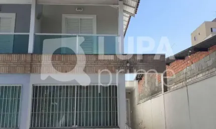 Sobrado com 4 dormitórios sendo suítes á venda em Santa Teresinha