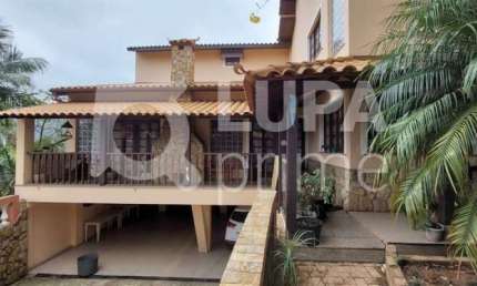 Sobrado com 4 dormitórios de 1350m² à venda, em Mairiporã