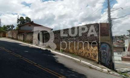 Casa térrea comercial com 2 dormitórios para locação no Tremembé!