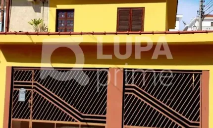 Sobrado à venda com 3 dormitórios no Jardim São Paulo!
