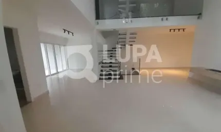Sobrado com 3 dormitórios de 400m² para Locação, na Avenida Nova Cantareira