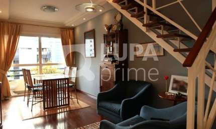Apartamento com 3 dormitórios sendo 1 suíte á venda em Moema