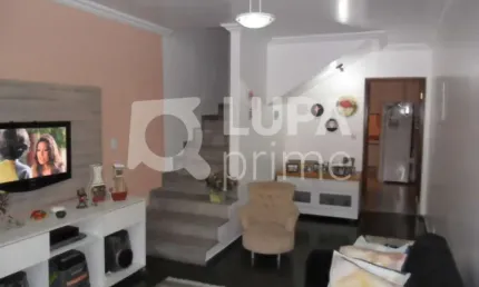 Casa com 3 quartos à venda na Rua Guilhermina, 327, Vila Romero, São Paulo