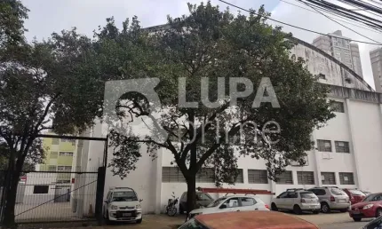 Prédio comercial com 2.720 metros à venda na água branca!