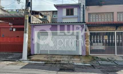 SOBRADO COM 3 DORMITÓRIOS E CHURRASQUEIRA Á VENDA- CASA VERDE