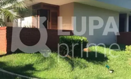 Casa com 4 quartos à venda na Avenida Humberto Cereser, 2988, Caxambu, Jundiaí