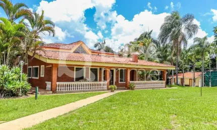 Chácara semi-mobiliado(a), 4 dormitórios ( sendo 1 suíte ) com 15.500,00 m² de área total.