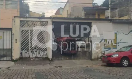 Terreno com 410 metros de área construída à venda no parque peruche!