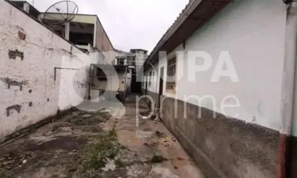 Terreno com 336 metros de área construída à venda na casa verde!