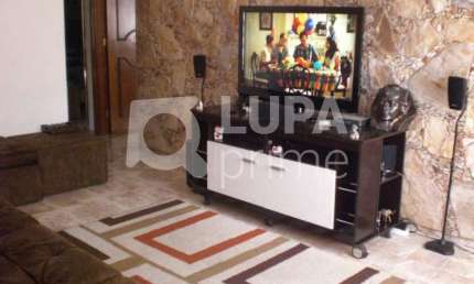 CASA COM 3 QUARTOS E 10 VAGAS A VENDA NO PARQUE EDU CHAVES