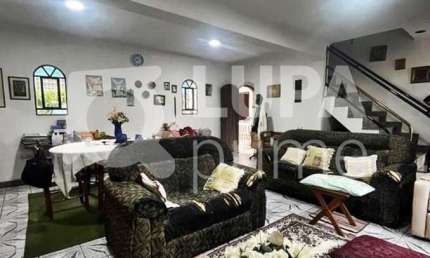 CASA COM 3 QUARTOS E 3 VAGAS DE GARAGEM À VENDA NO JARDIM TREMEMBÉ