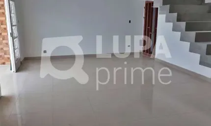 CASA COM 4 QUARTOS E 3 VAGAS DE GARAGEM À VENDA NO JARDIM SÃO PAULO