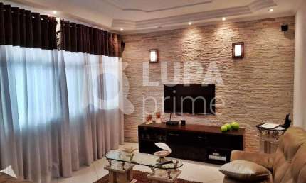 CASA COM 2 QUARTOS E 3 VAGAS DE GARAGEM À VENDA NO PARQUE EDU CHAVES