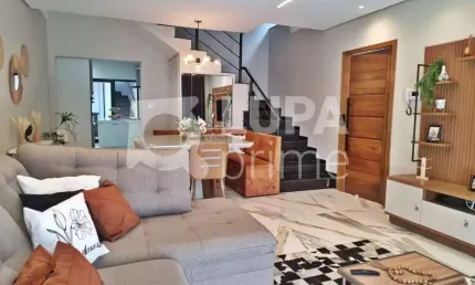 CASA COM 3 QUARTOS E 4 VAGAS DE GARAGEM À VENDA NO TUCURUVI