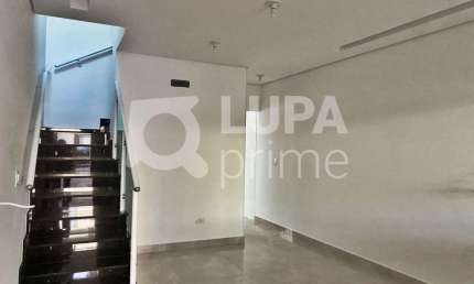 CASA COM 3 QUARTOS E 2 VAGAS DE GARAGEM À VENDA NA VILA MEDEIROS