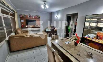 CASA COM 4 QUARTOS E 4 VAGAS DE GARAGEM À VENDA NA VILA MEDEIROS