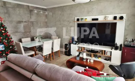 CASA COM 3 QUARTOS E 2 VAGAS DE GARAGEM À VENDA NA VILA NOVA MAZZEI