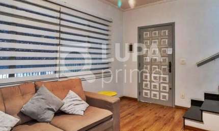CASA COM 2 QUARTOS E 2 VAGAS DE GARAGEM À VENDA NA VILA GUSTAVO
