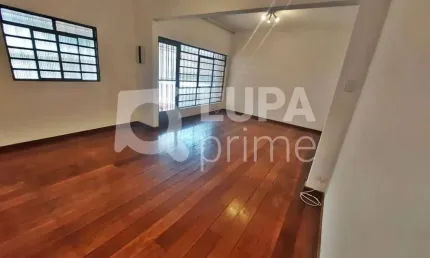 CASA COM 2 QUARTOS E 1 VAGA DE GARAGEM À VENDA NA VILA ISOLINA MAZZEI