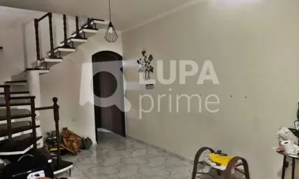 CASA COM 3 QUARTOS E 2 VAGAS DE GARAGEM À VENDA EM GUARULHOS