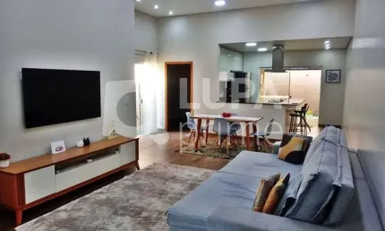 CASA COM 2 QUARTOS E 2 VAGAS DE GARAGEM À VENDA EM ATIBAIA