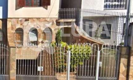 CASA COM 3 QUARTOS E 6 VAGAS DE GARAGEM À VENDA NA VILA MARIA ALTA
