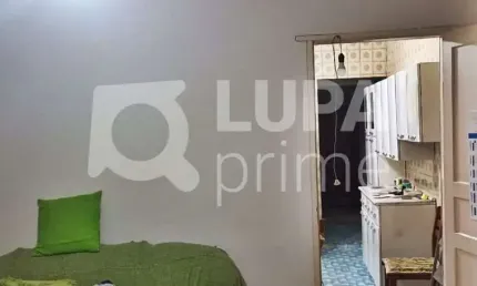 CASA COM 2 QUARTOS E 3 VAGAS DE GARAGEM À VENDA NA VILA MARIA