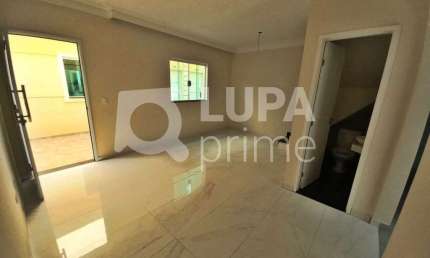 CASA COM 3 QUARTOS E 2 VAGAS DE GARAGEM À VENDA EM SANTANA