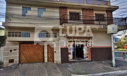 CASA COM 3 QUARTOS E 4 VAGAS DE GARAGEM À VENDA NA VILA SABRINA