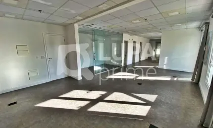 Conjunto comercial com 183m² para locação na barra funda