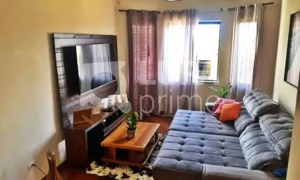 CASA COM 4 QUARTOS E 9 VAGAS DE GARAGEM À VENDA NA VILA CONSTANÇA