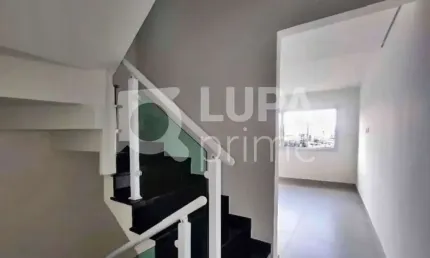 Casa com 3 quartos e 2 vagas de garagem à venda na parada inglesa