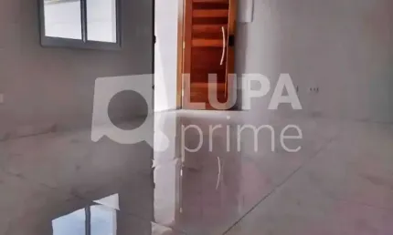 CASA COM 3 QUARTOS E 3 VAGAS DE GARAGEM À VENDA NA VILA CONSTANÇA