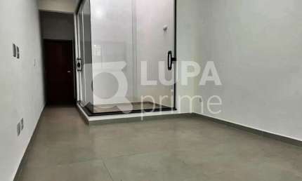 CASA COM 3 QUARTOS E 2 VAGAS DE GARAGEM À VENDA NO TUCURUVI