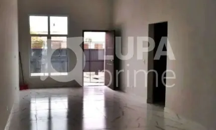 CASA COM 3 QUARTOS E 2 VAGAS DE GARAGEM À VENDA EM ATIBAIA
