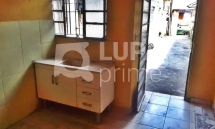 CASA COM 2 QUARTOS PARA LOCAÇÃO NA VILA MARIA BAIXA