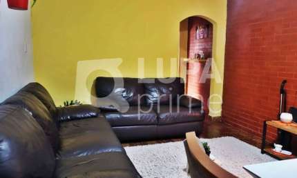 CASA COM 5 QUARTOS E 1 VAGA DE GARAGEM À VENDA NA VILA MEDEIROS