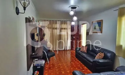 CASA COM 3 QUARTOS E 2 VAGAS DE GARAGEM À VENDA NA VILA ISOLINA MAZZEI