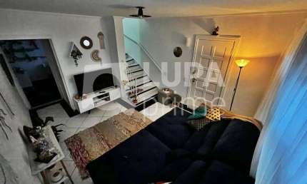 CASA COM 4 QUARTOS E 2 VAGAS DE GARAGEM À VENDA NO TREMEMBÉ